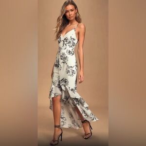 NWT Lulu’s Darling Daylily Black and White Floral Maxi Dress